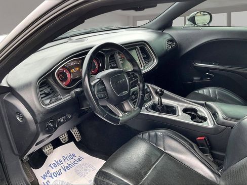 Used 2015 Dodge Challenger SRT Hellcat image 12