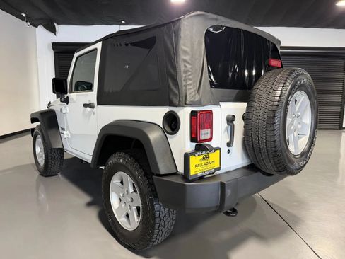 Used 2017 Jeep Wrangler Sport w/ Quick Order Package 24S AWD/4WD image 6