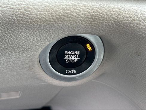 Used 2020 Chrysler Pacifica Limited w/ Advanced Safetytec Group image 24