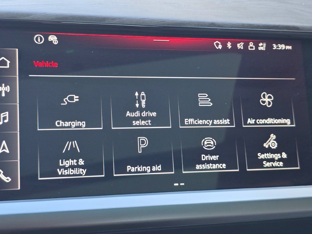 Used 2024 Audi Q4 e-tron Premium Plus AWD/4WD image 39