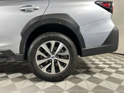 Used 2025 Subaru Outback Premium image 26