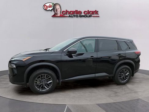 Certified 2024 Nissan Rogue S FWD image 2