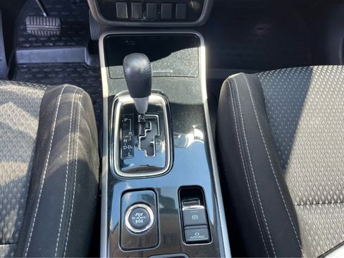 Used 2017 Mitsubishi Outlander SE AWD/4WD image 19