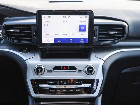 Used 2022 Ford Explorer XLT image 14