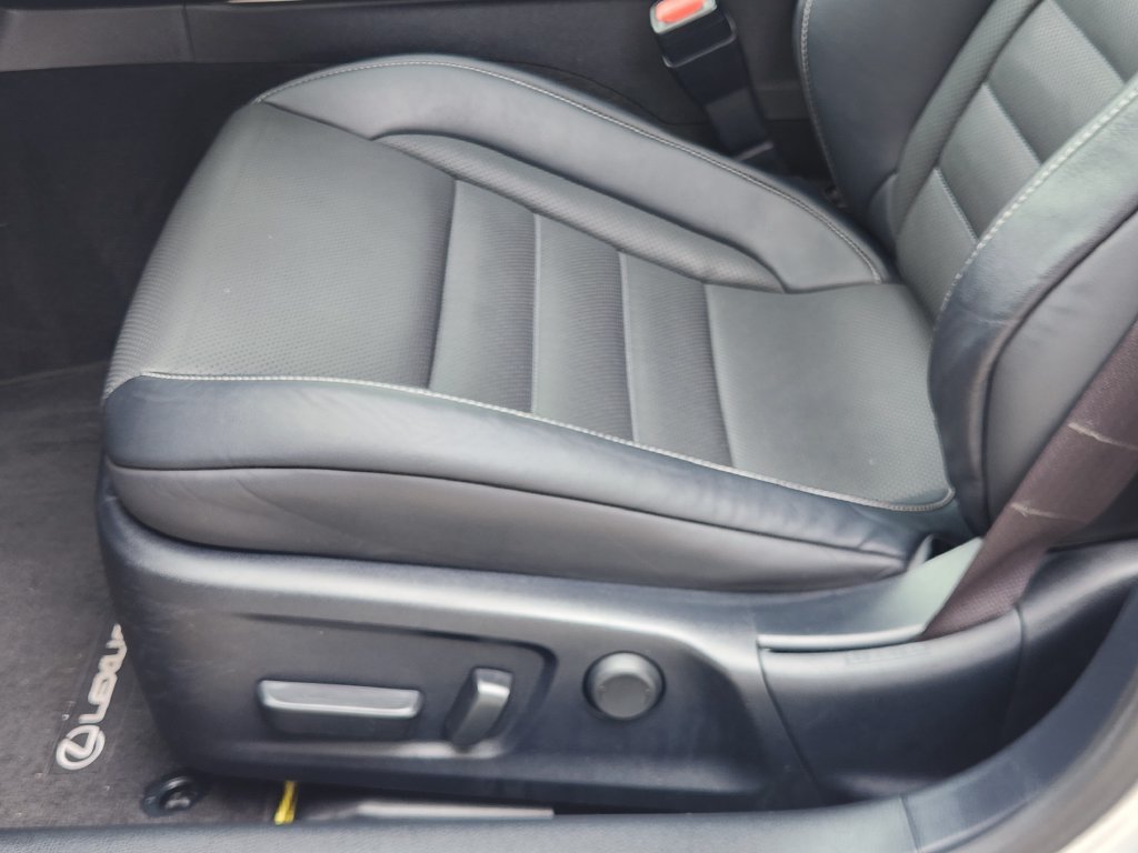 Used 2019 Lexus IS 350 F Sport w/ F Sport Package RWD image 24