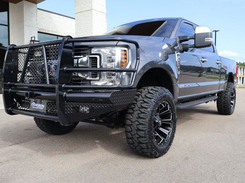 Used 2018 Ford F250 XLT w/ XLT Premium Package AWD/4WD image 2