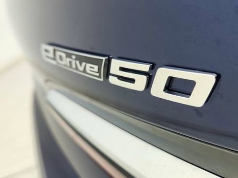 Used 2025 BMW i7 eDrive50 w/ Executive Package image 18