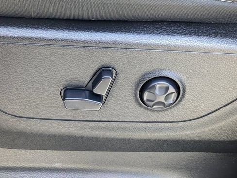 Used 2020 RAM 1500 Big Horn AWD/4WD image 17