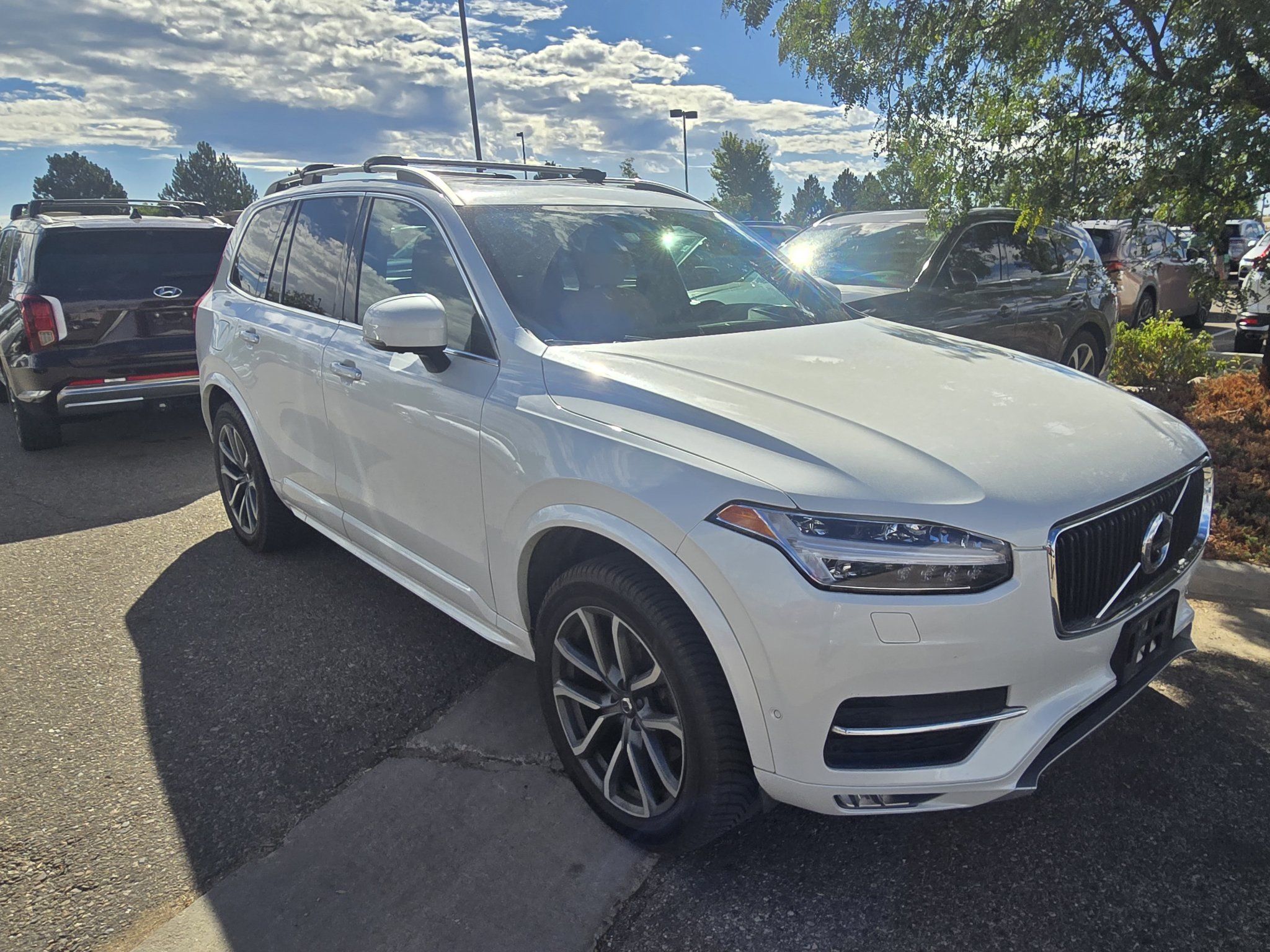 Used 2019 Volvo XC90 T6 Momentum w/ Advanced Package AWD/4WD image 17