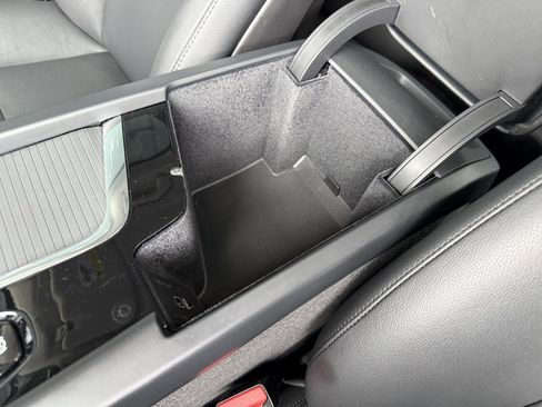 Used 2024 Volvo XC60 B5 Core image 28