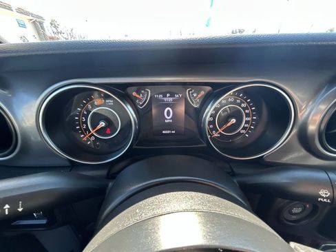 Used 2023 Jeep Wrangler Sport image 15