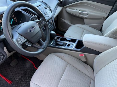 Used 2017 Ford Escape SE image 9