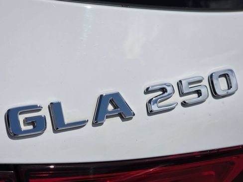 Used 2023 Mercedes-Benz GLA 250 4MATIC image 8