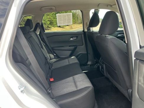 Used 2025 Nissan Rogue SV AWD/4WD image 17