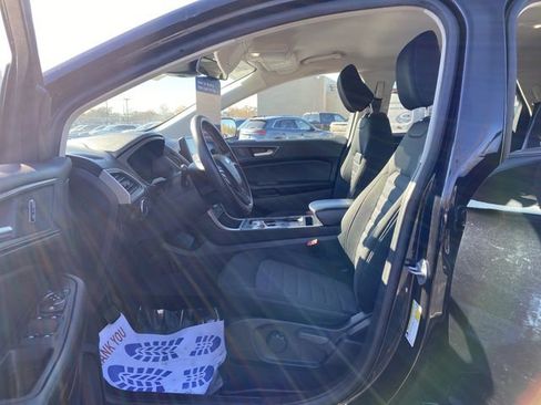 Certified 2022 Ford Edge SE w/ Black Appearance Package image 4