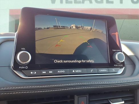 Used 2023 Nissan Rogue SV image 18