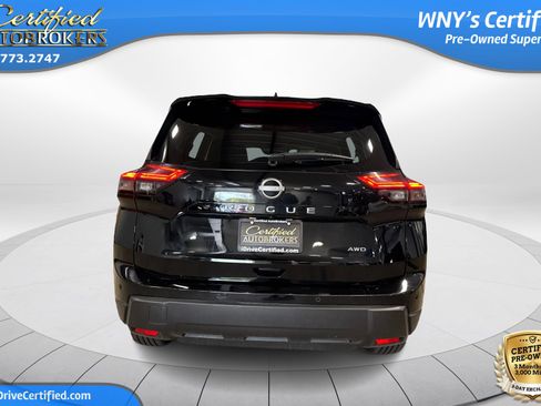Used 2025 Nissan Rogue SV image 7