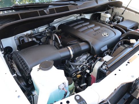 Used 2016 Toyota Sequoia Platinum RWD image 41