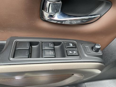 Used 2021 Nissan Titan Platinum Reserve w/ Moonroof Package AWD/4WD image 9