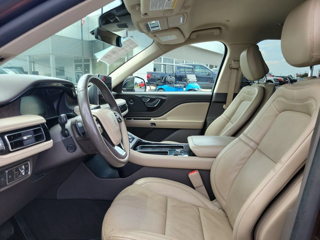Used 2020 Lincoln Aviator Reserve w/ Elements Package Plus AWD/4WD image 18