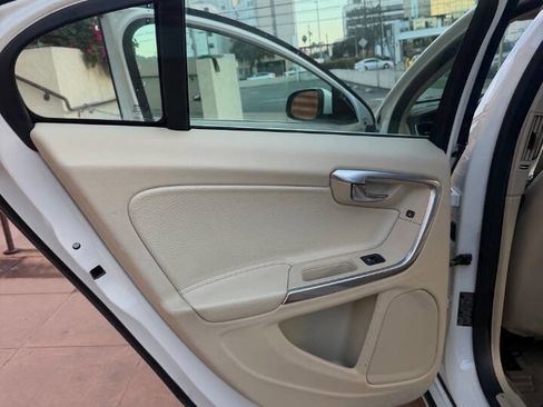 Used 2012 Volvo S60 T5 image 29