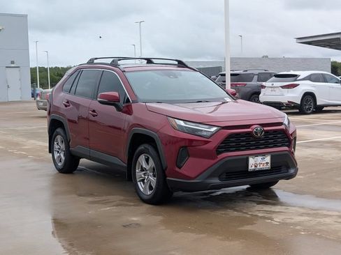 Used 2023 Toyota RAV4 XLE w/ Convenience Package FWD image 7