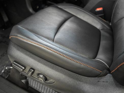Used 2023 Toyota Sienna XSE FWD image 36
