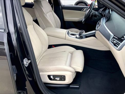 Used 2022 BMW X6 M50i w/ Executive Package image 9