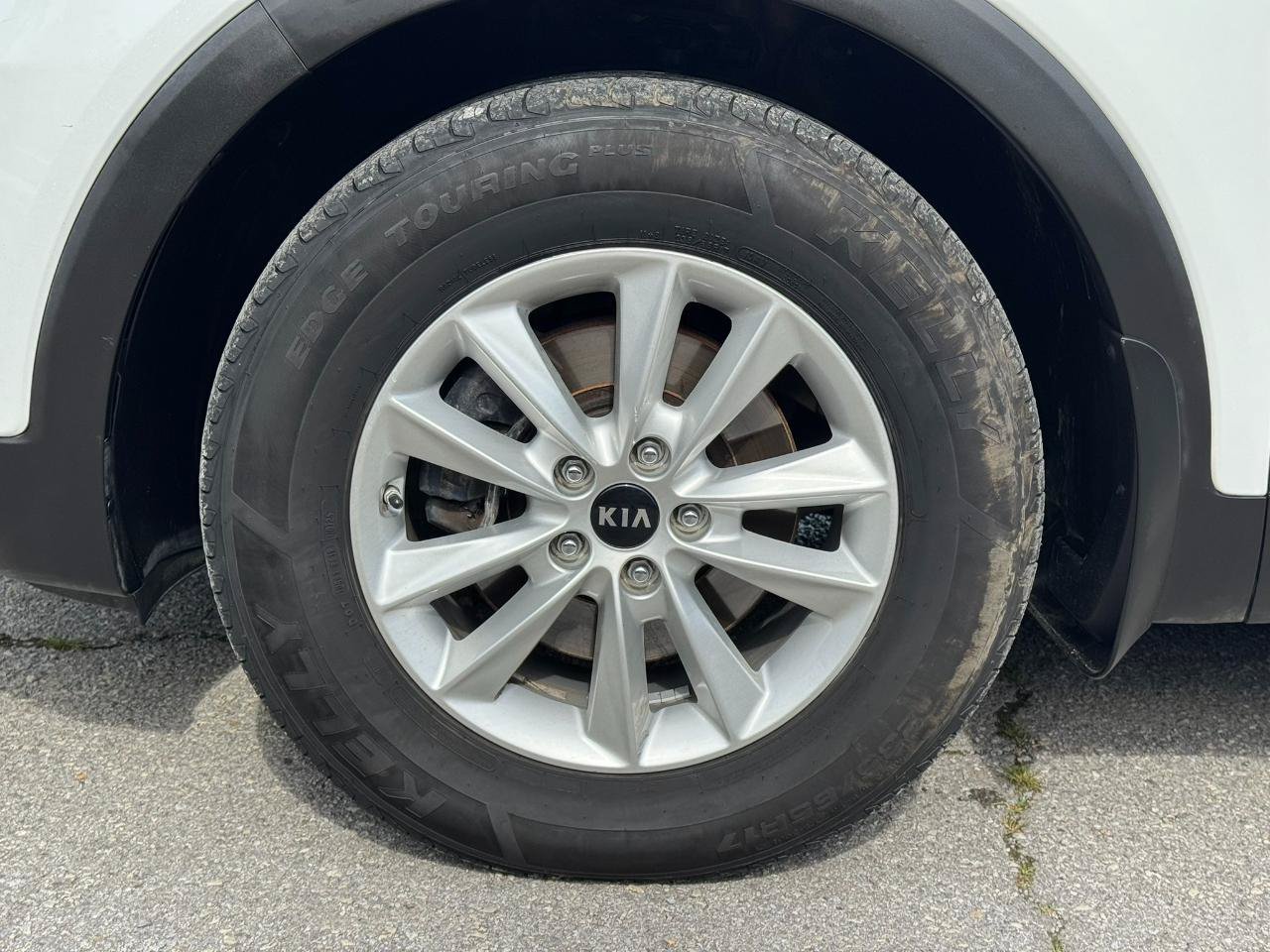 Used 2019 Kia Sorento FWD image 23
