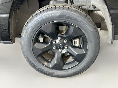 Used 2019 RAM 1500 Big Horn AWD/4WD image 11