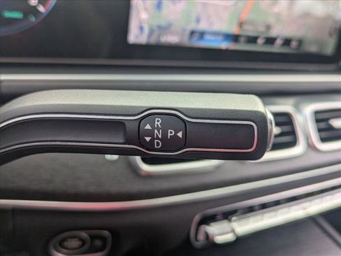 Used 2023 Mercedes-Benz GLS 450 4MATIC image 15