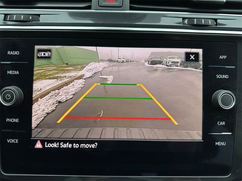 Used 2023 Volkswagen Tiguan SE R-Line image 19