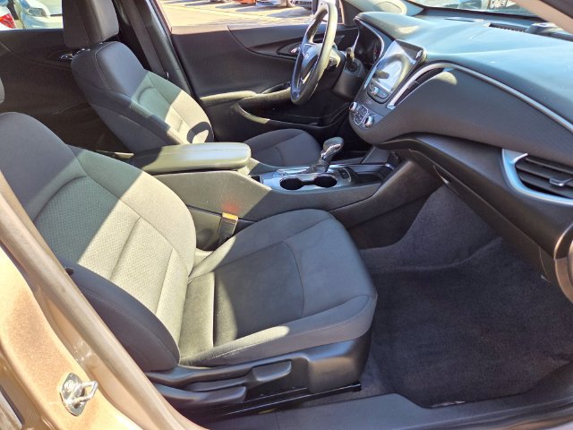 Used 2023 Chevrolet Malibu LT FWD image 15