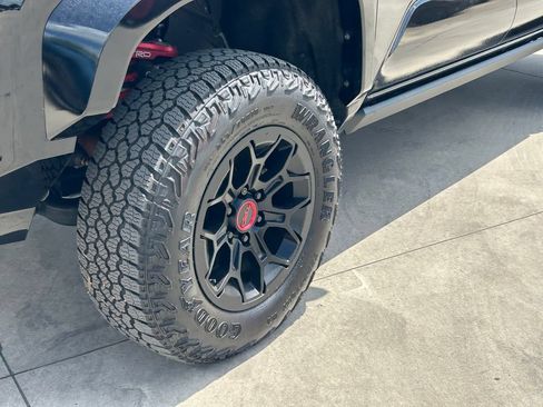 Used 2025 Toyota Tacoma TRD Pro AWD/4WD image 9