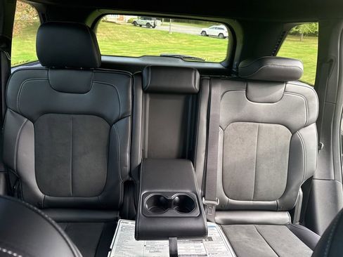 New 2025 Jeep Grand Cherokee Altitude AWD/4WD image 15