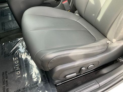 Used 2025 Hyundai Ioniq 5 SEL image 17