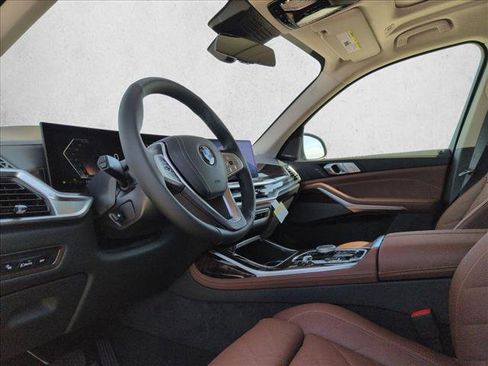 Used 2026 BMW X7 xDrive40i AWD/4WD image 3