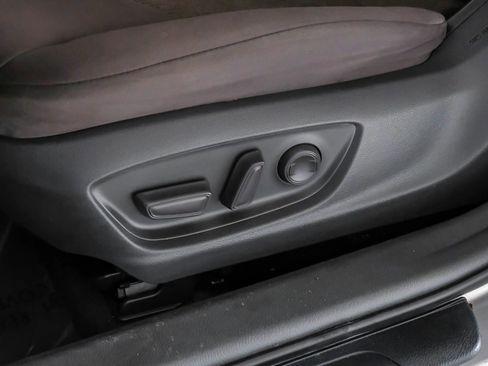 Used 2019 Toyota Camry LE FWD image 35