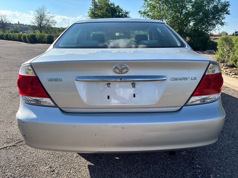 Used 2005 Toyota Camry SE FWD image 8