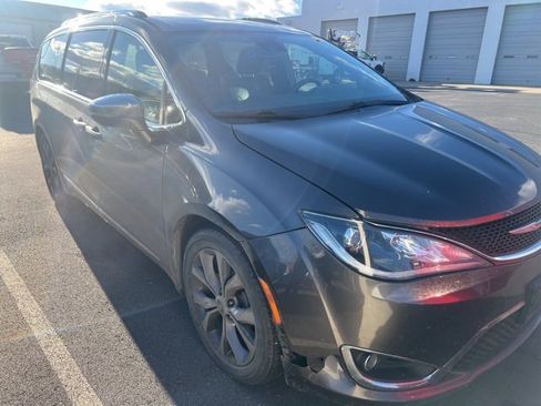 Certified 2020 Chrysler Pacifica Limited image 6