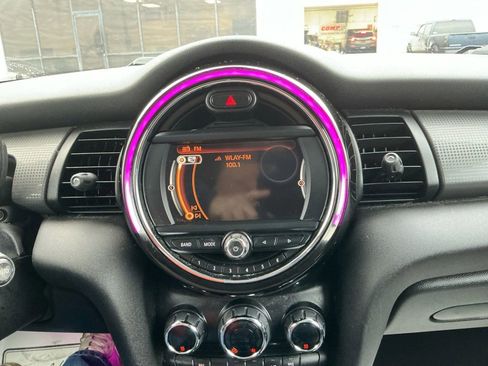 Used 2017 MINI Cooper 2-Door Hardtop image 26