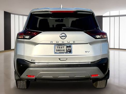 Used 2021 Nissan Rogue SV image 5