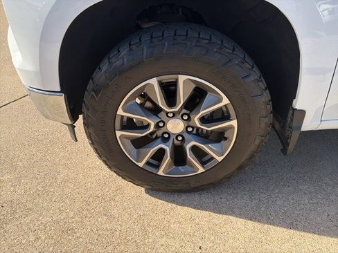 Used 2022 Chevrolet Silverado 1500 LT image 19