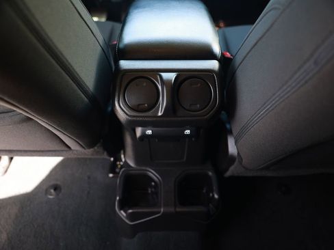 Used 2022 Jeep Wrangler Unlimited Sport AWD/4WD image 34