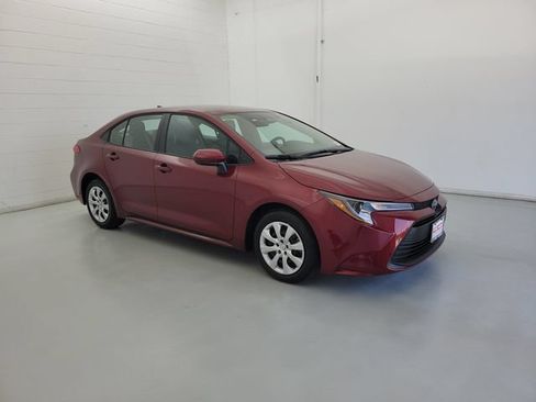 Used 2026 Toyota Corolla LE FWD image 4