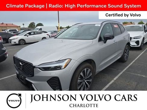 Used 2025 Volvo XC60 B5 Core image 3