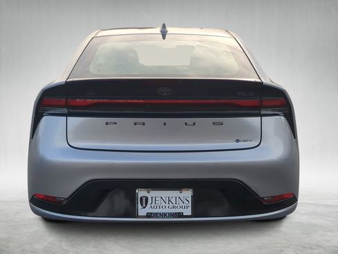Used 2023 Toyota Prius XLE image 4