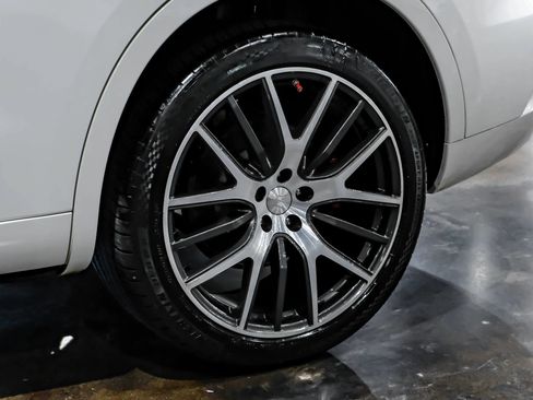 Used 2018 Maserati Levante S GranLusso AWD/4WD image 48