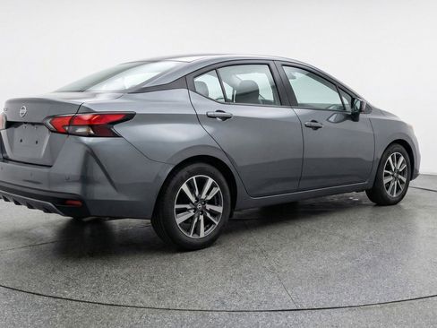 Used 2025 Nissan Versa SV image 9