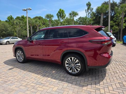 Used 2026 Toyota Highlander Platinum AWD/4WD image 9